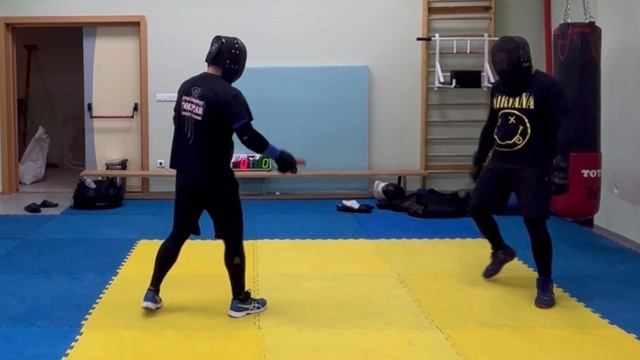 Ножевой бой. Порез руки и перевод в голову. смотреть онлайн