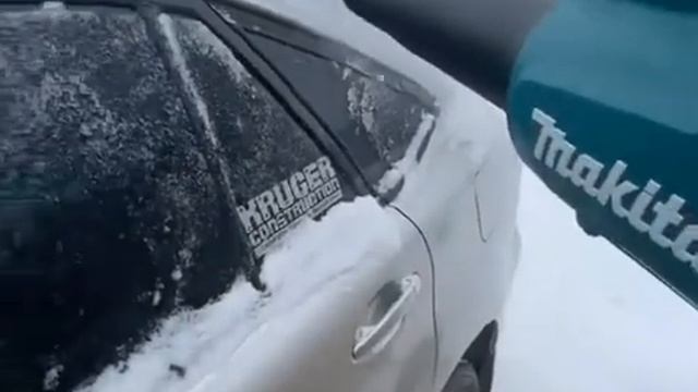 Воздуходувка makita очистка автомобиля от снега. смотреть онлайн