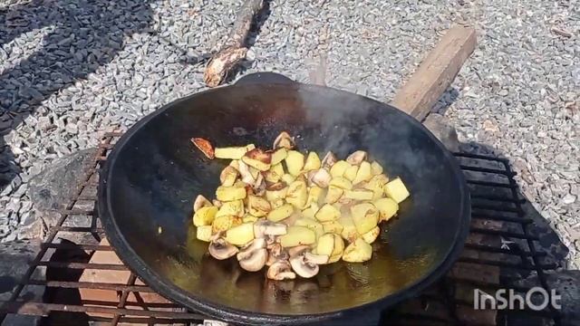 Бекон по китайски на садже. Ужин на берегу реки. Открытие природного сезона в 2023 году. смотреть онлайн