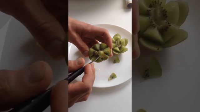 Как сделать цветок из киви смотреть онлайн
