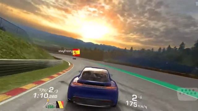 Временная серия Porsche Taycan Turbo S смотреть онлайн