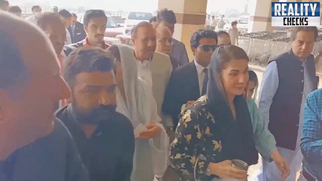 Imran Khan Hold Islamabad In 30 Minutes | What is Happening in Islamabad? смотреть онлайн