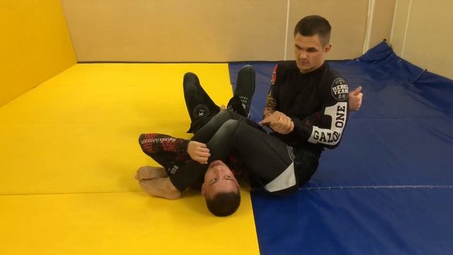 Кимура и рычаг локтя из маунта. Лев Гладких смотреть онлайн