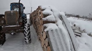 ЗАГОТОВКА ДРОВ НА ТРАКТОРЕ Т40 (СОРОКОВКА). УБОРКА СНЕГА. ПРОГУЛКА НА ЛЫЖАХ. ЖИЗНЬ В ДЕРЕВНЕ.