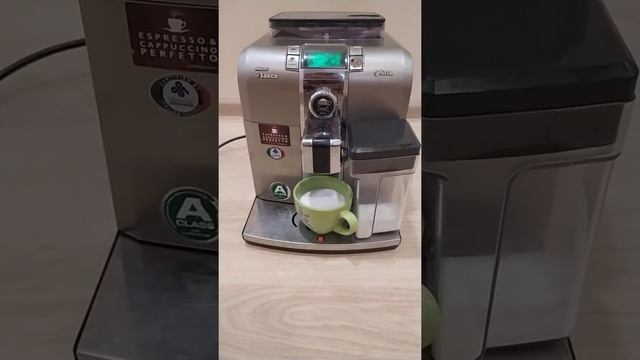 Saeco Syntia Cappuccino смотреть онлайн