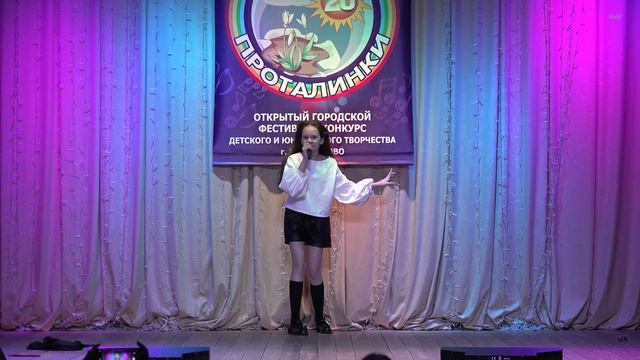 Кондрашова Евгения «Отличница», музыка и слова А. Головченко смотреть онлайн