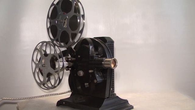 Кинопроектор "Agfa" 16-мм. (Германия, 1930-е годы) смотреть онлайн