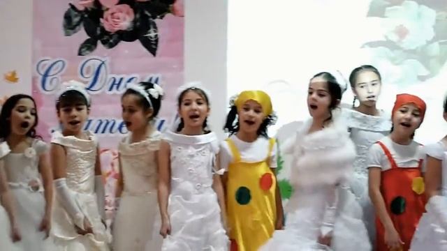 Школьники поют своим матерям смотреть онлайн