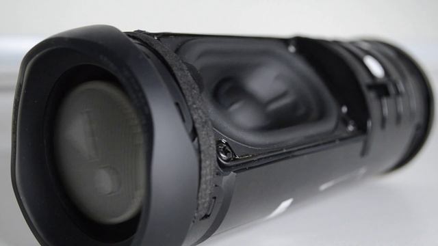 Колонка JBL FLIP 5 LFM 60% Bass Test РЕАКЦИЯ НА ПЕСНИ ПОСЛЕДНЯЯ ЛЮБОВЬ смотреть онлайн
