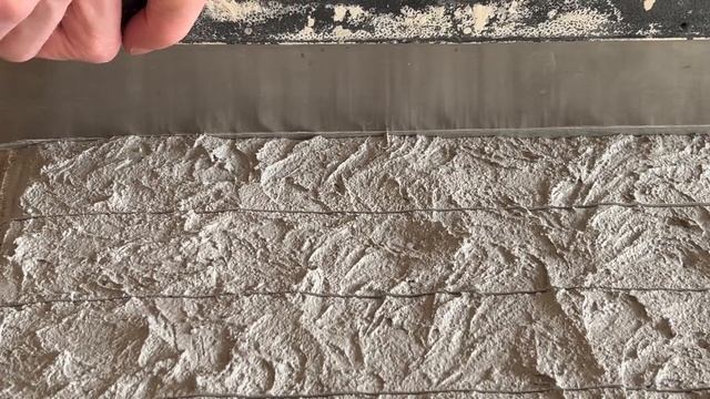 Увидел, как один штукатур делает декоративный кирпич, используя столовую ложку смотреть онлайн