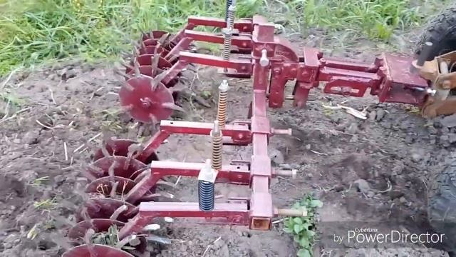 Работа ротационной бороны по картофелю . смотреть онлайн