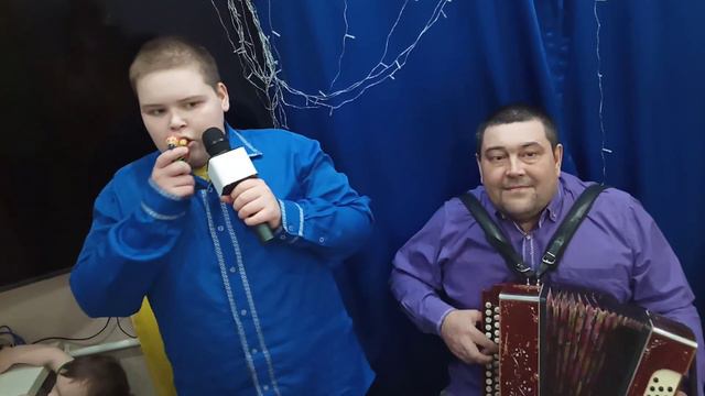 эх, задорная гармонь!!! слова и муз В. Зорин. смотреть онлайн