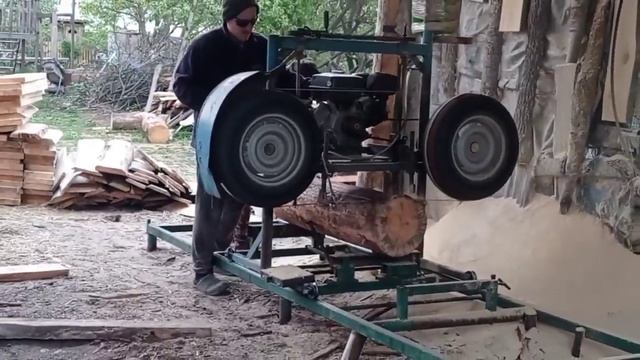Самодельная пилорама в работе. смотреть онлайн