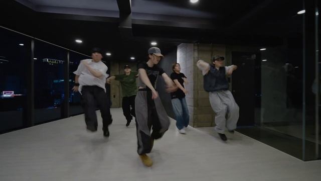Stray Kids(스트레이 키즈) - TOPLINE / Whatdowwari Choreography смотреть онлайн