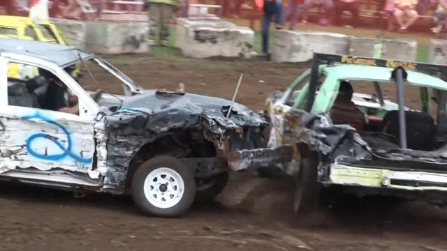 Alvinston Fair 2013 Demolition Derby - Heat 8 (Pro Mod) смотреть онлайн