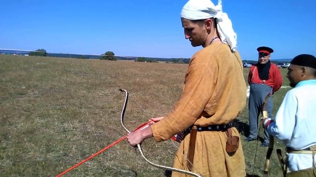 Мэргэн уксы_традиционный лук_как правильно размещать стрелу на тетиве смотреть онлайн