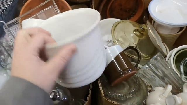 Что скрывают коробки на барахолке в Германии? Винтажный фарфор, керамика, хрусталь. смотреть онлайн