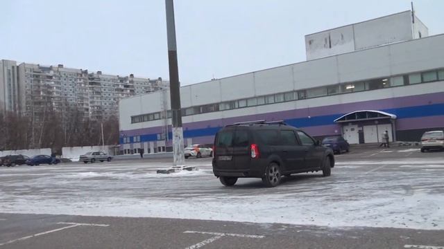 Лёгкий дрифт на Ларгусе смотреть онлайн