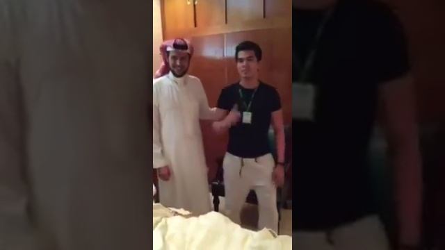 Филипинцы принимают Ислам с Аль Карни смотреть онлайн