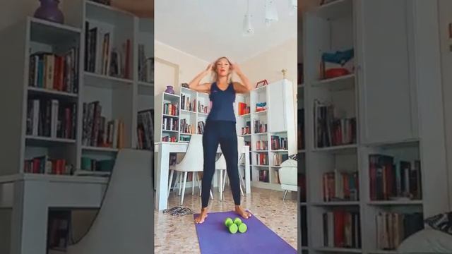 fitnesFORZAPALERMOcon ALONA CAMILLO.esercizioperbraccio. упражнения для рук. massaggio viso.12.11.2 смотреть онлайн