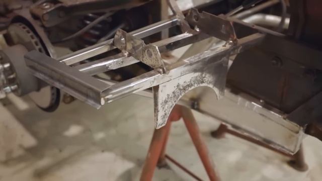 Редкие Ferrari и Lamborghini - реставрация из пепла | Tyrrell's Classic Workshop смотреть онлайн