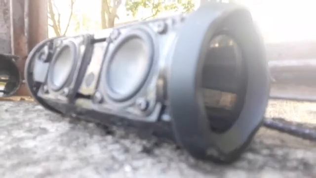 JBL FLIP4 , BOROFONE BR1 & JBL CHARGE MINI BASS TEST