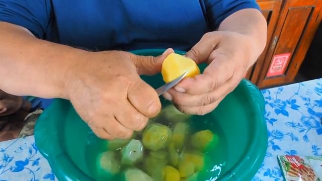 курица с картошкой смотреть онлайн