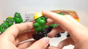 РЕД против ЗЕЛЁНЫХ СВИНОК Angry Birds В Кино RED vs. GREEN Pigs - СЮРПРИЗЫ Игрушки. ANGRY BIRDS toy