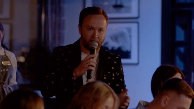 ВЕДУЩИЙ МОСКВА/СПБ ДЕНИС ИГЛОВИКОВ. Общение с гостями смотреть онлайн