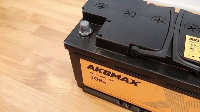 AKBMAX 100R обзор аккумулятора смотреть онлайн