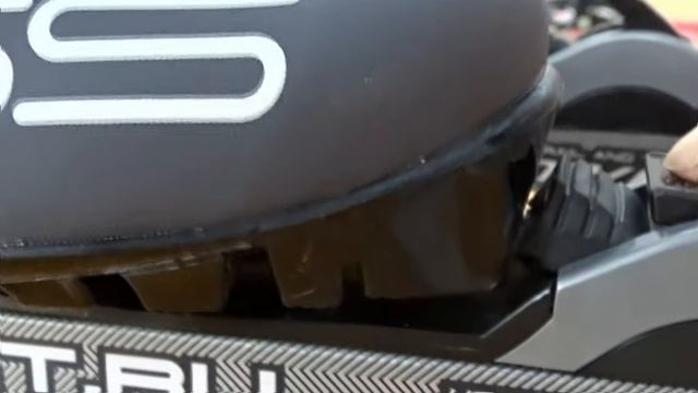 Как пристегнуть ботинки к лыжам (автомат)/❗это видео устаревшее! ссылка на новое видео в описании? смотреть онлайн