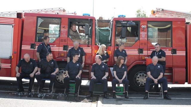 Tyne and Wear Fire and Rescue ICE BUCKET CHALLENGE with a surprise ending! смотреть онлайн