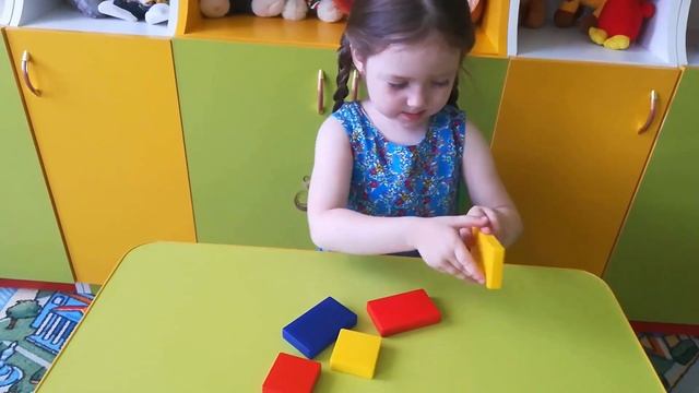 Игра с блоками Дьенеша! #BerryKids смотреть онлайн