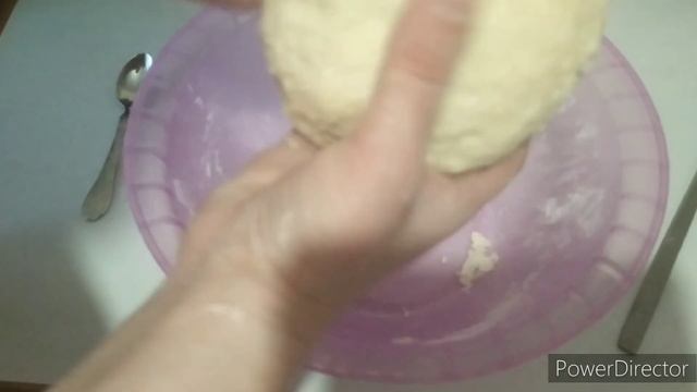 Хлеб со сливочным маслом и изюмом смотреть онлайн