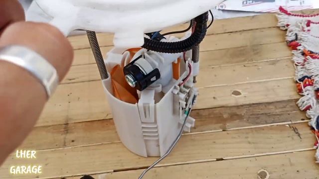 FALLA EN MARCH/VERSA, SE JALONEA, NO ACELERA, SE APAGA, NO ARRANCA || LUIS HER смотреть онлайн