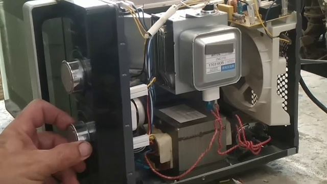 Дыагностыка і рамонт пячы ЗВЧ "Мidea" вытворчасці Беларусі (диагностика и ремонт печки СВЧ"Midea") смотреть онлайн