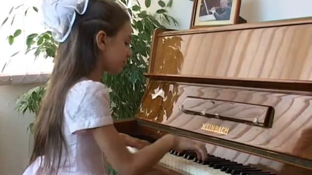 Парагульгова Николина уч-ся отделения Фортепиано смотреть онлайн