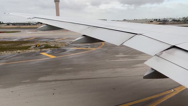 American Airlines Boeing 777-200 Rainy Takeoff From Miami International Airport (MIA)