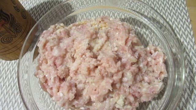 Сочные и вкусные куриные котлетки всегда! Мои внуки в восторге! смотреть онлайн