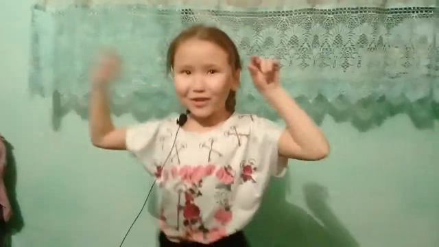 Я ЛУЧШЕ ЧЕМ ЭТОТ ЗЕЛЕНЫЙ ЧУВАК смотреть онлайн