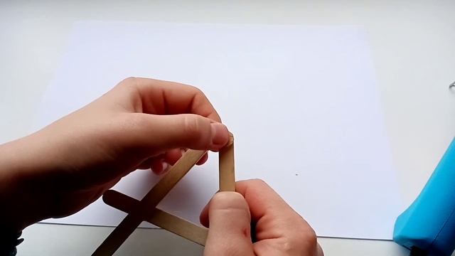 Как сделать крутую подставку под телефон смотреть онлайн