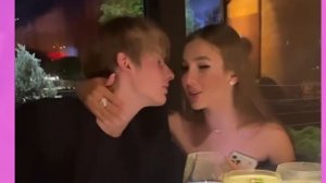 Парень Леди Дианы делает предложение руки и сердца, мама на тусе с друзьями