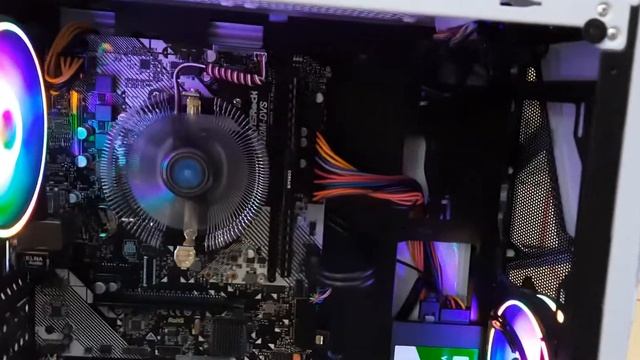 Сборка 1444 _ AMD Athlon 200GE / 8Gb / a320 / SSD240 / RX Vega 3 / 500W / Formula CL-3303W RGB смотреть онлайн