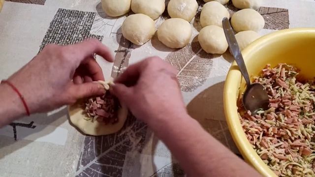 красивый и вкусный пирог с сыром и колбасой ( pirog s kolbasoi i sirom) смотреть онлайн