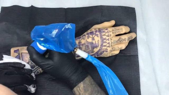 Силиконовая рука. No blood tattoo. Материал для тренировки или арт объект. смотреть онлайн