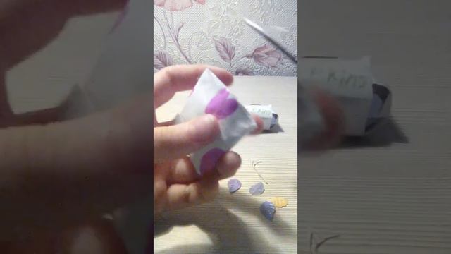 Распаковка бумажных сюрпризов смотреть онлайн