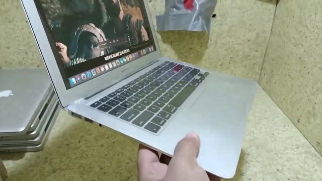 Apple MacBook air 2015 8gb ram 256 SSD Whatsapp for details 0305 8688489 смотреть онлайн
