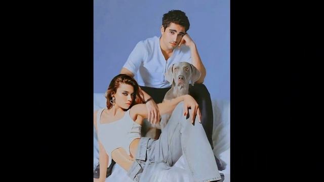 ''Secret Lovers Afra Saraçoğlu Fue Vista En El Concierto Con Mert Ramazan Demir.