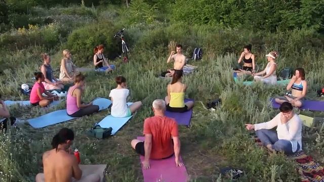 Йога. 108 Сурья Намаскар (Suryannamaskar)в День Летнего Солнцестояния смотреть онлайн