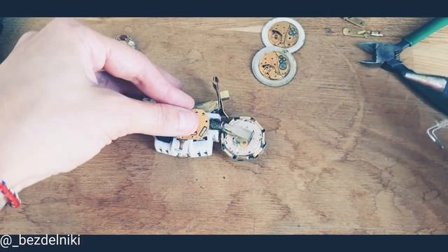 DIY Собрала мотоцикл с механизмов советских часов МОТО с часов смотреть онлайн